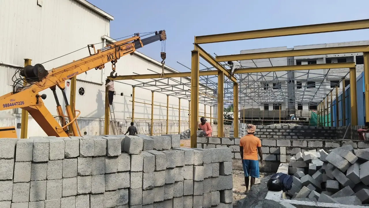 Kundrathur PEB project steel frame erection in progress